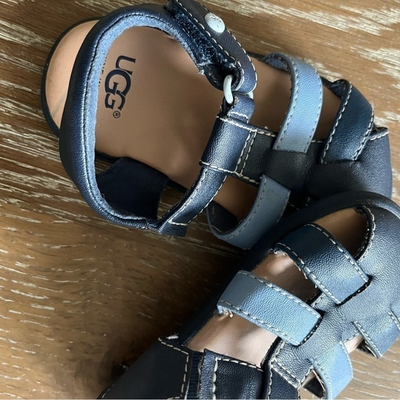 UGG baby sandals - Picture 3 of 3